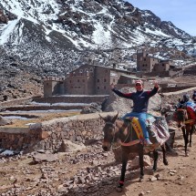 Arrival and departure from the 3207 meters high huts below Toubkal